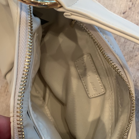 PETA & JAIN cream shoulder bag - Picture 3 of 3